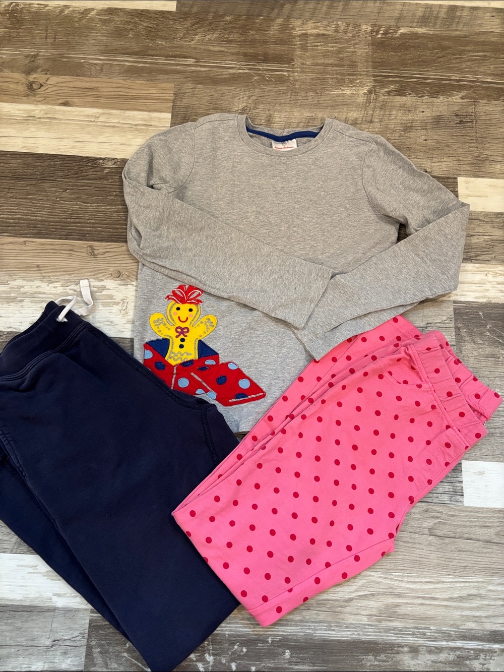 Hanna Andersson Bundle Gray long sleeves, pink polka dot leggings and joggers